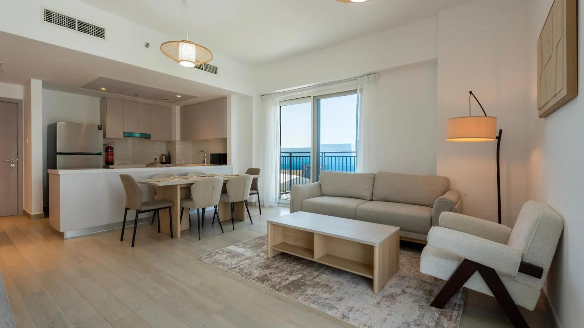 Yas Island 3Br Plus Maid Pool, Gym, Near Seaworld & Ferrari Worldの連絡先