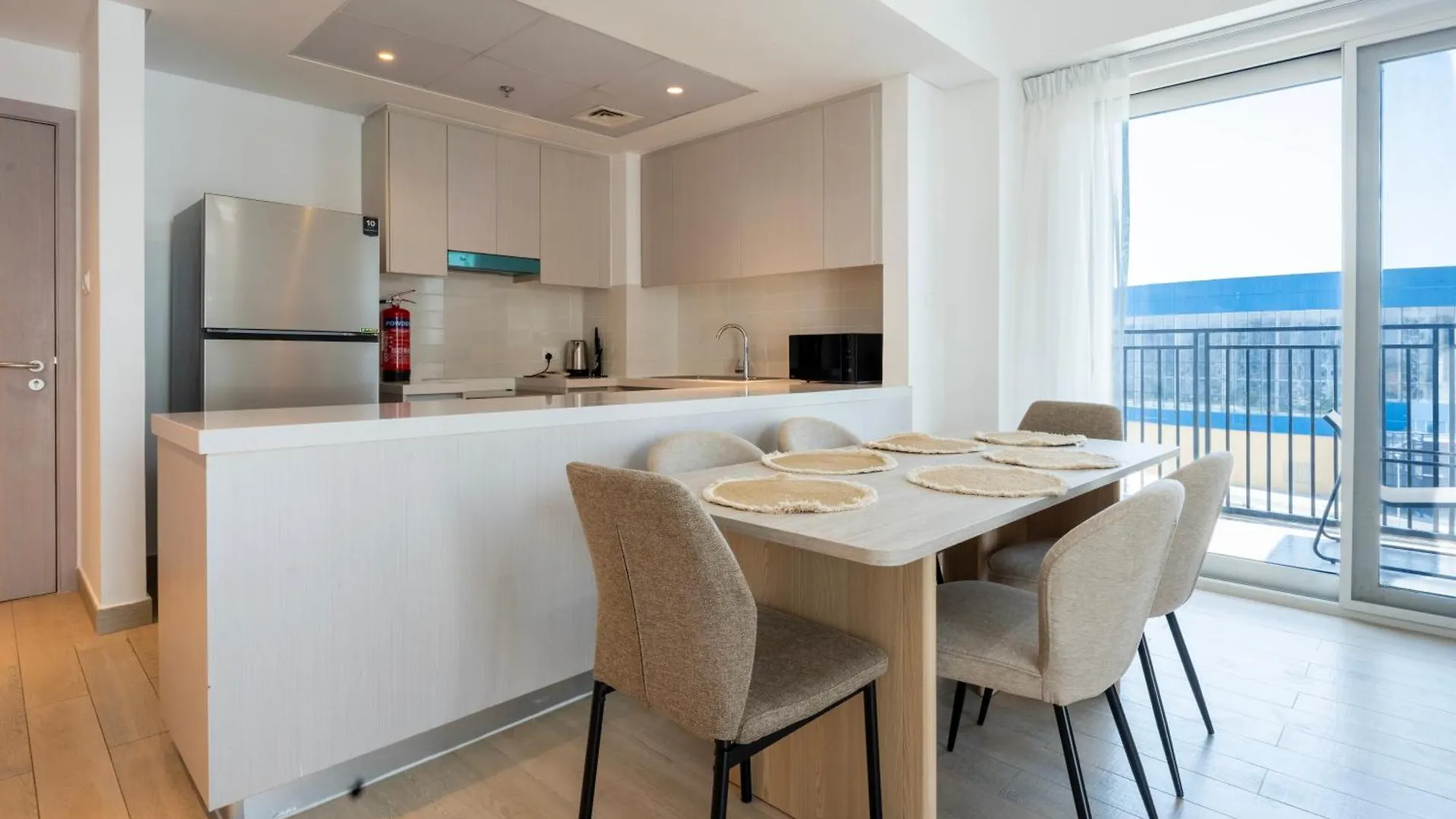 Apartament Yas Island 3Br Plus Maid Pool, Gym, Near Seaworld & Ferrari World Abu Zabi